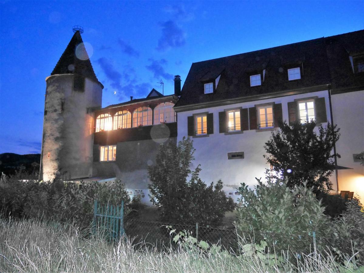 Les De La Tour, 